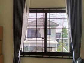 รับติดตั้งเหมาเหล็กดัดมุ้งลวด ผ้าม่าน หน้าต่าง ประตู หลังคา